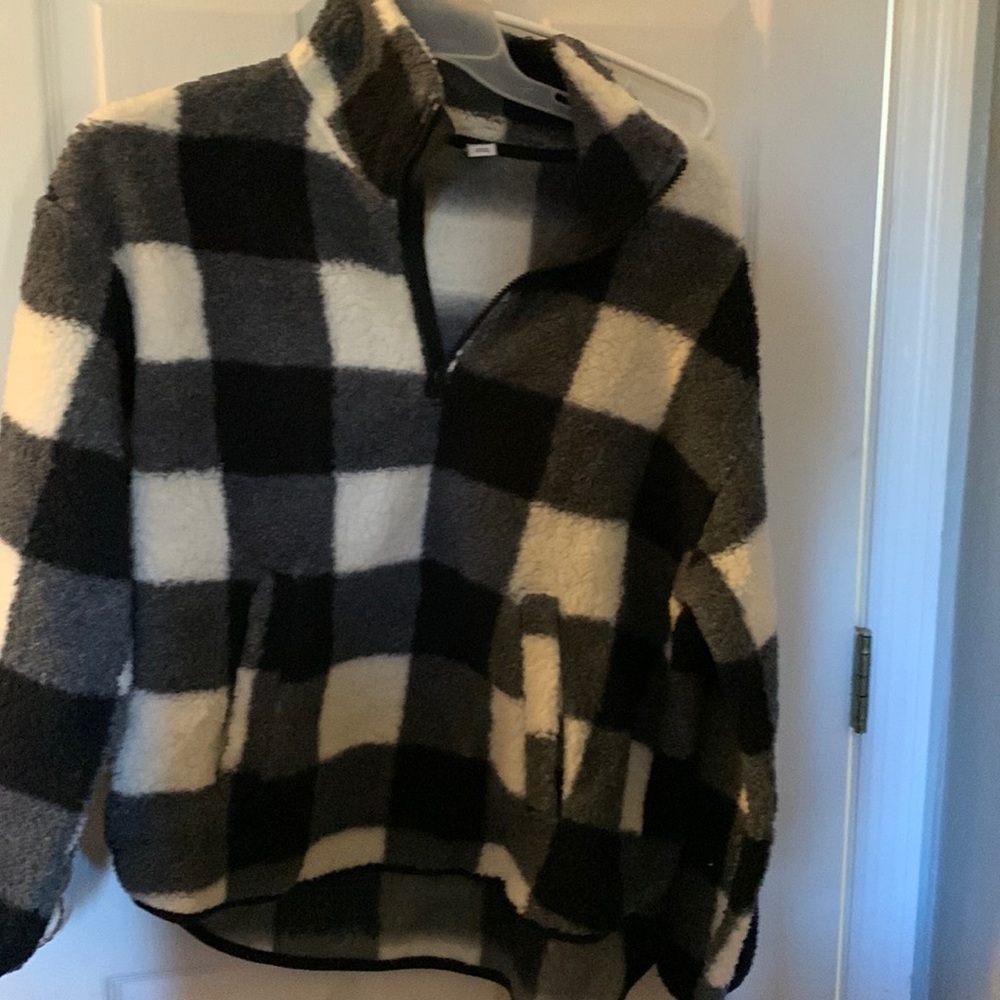 Medium fleece fuzzy warm  1/4 zip Buffalo check